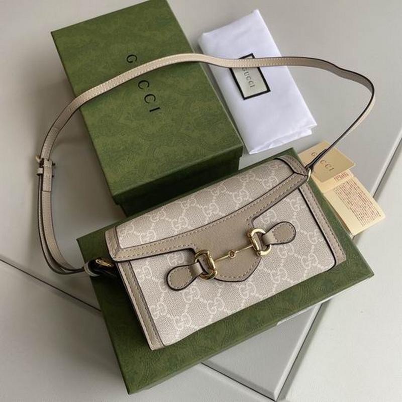 Gucci Handbags 19